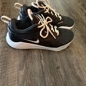 Nike volleyball air zoom hyperface 3 black and white shoes
